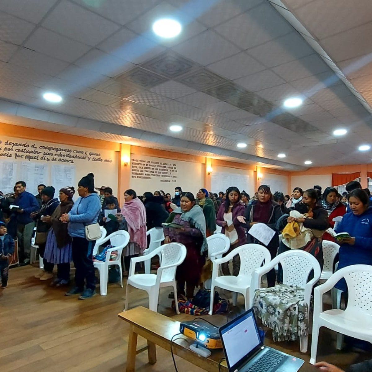 Salón comunitario para talleres y eventos